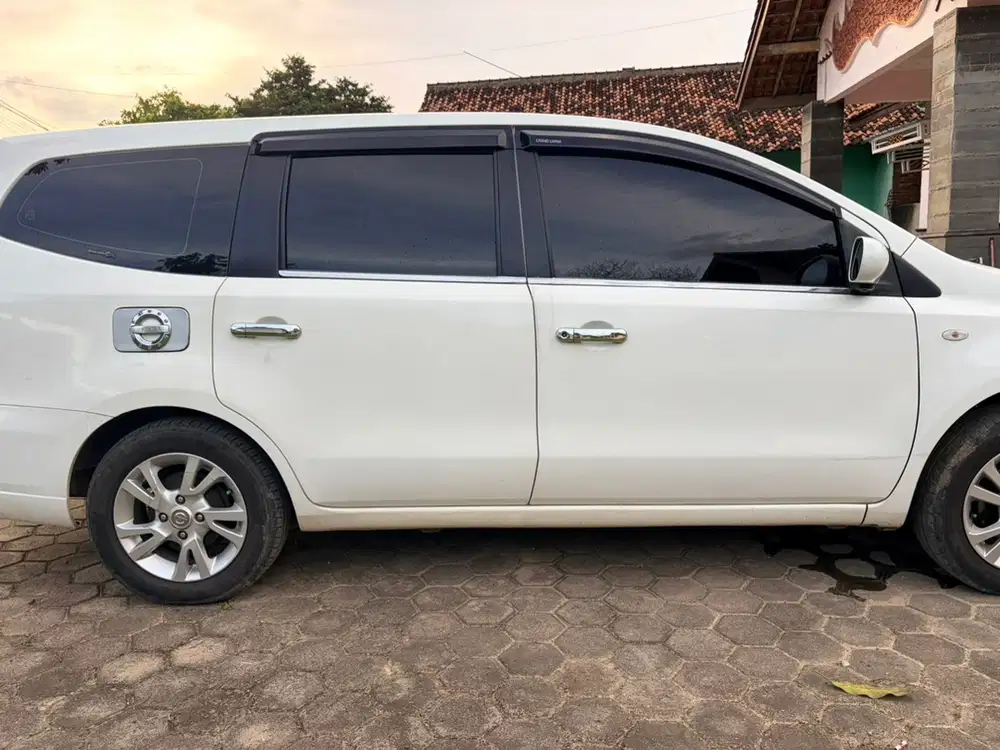 Nissan Grand livina 2013 Mulus Pengguna pribadi