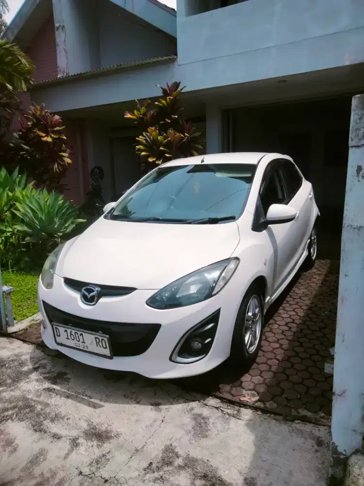 Mazda2 R AT 2011