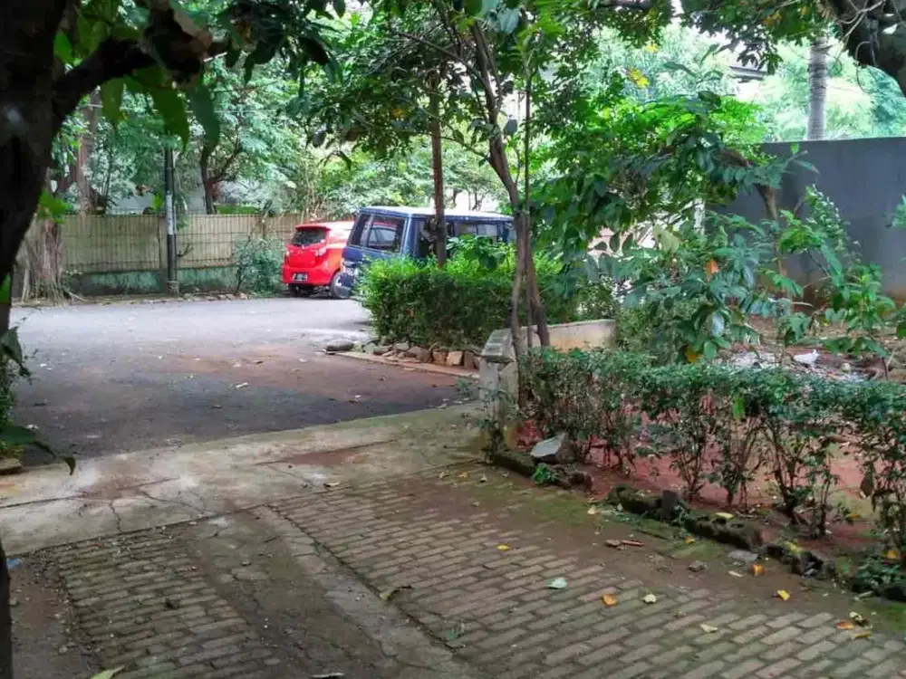 DIJUAL RUMAH HOEK HITUNG TANAH — WARUNG JATI, JAKARTA SELATAN