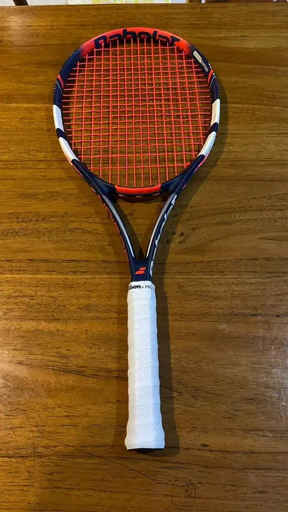 Raket tenis merk Babolat