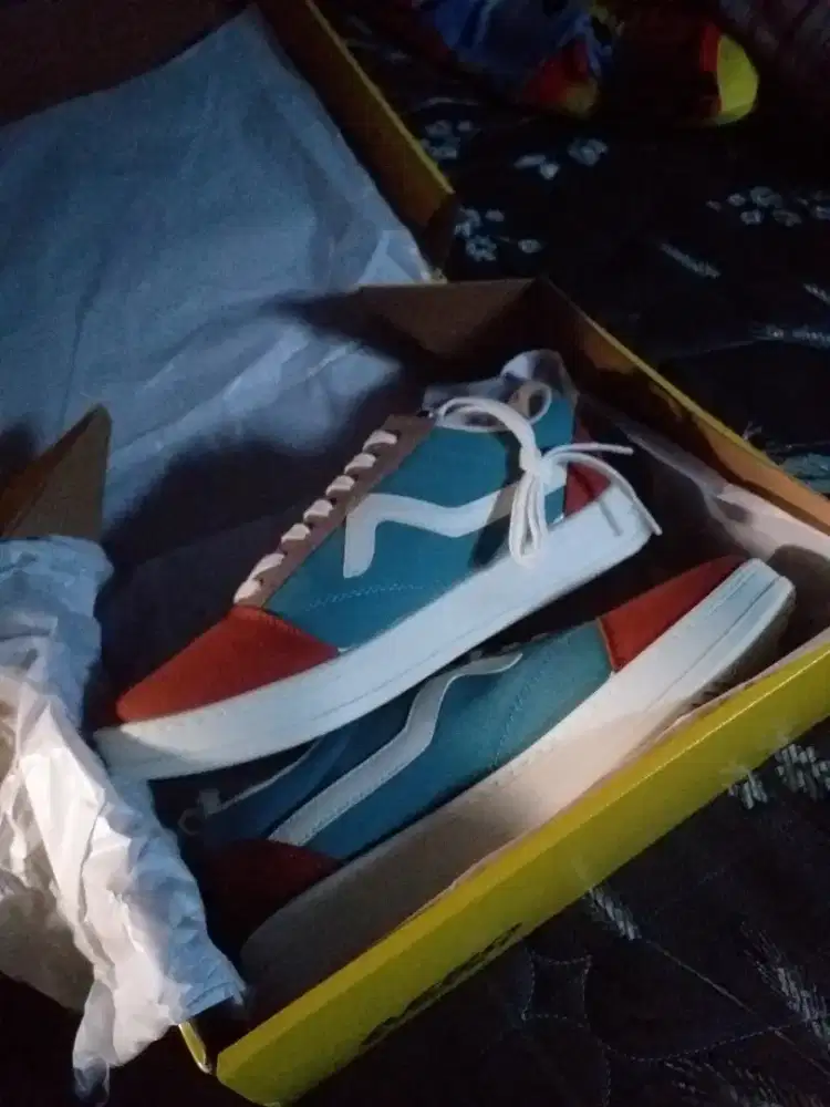 Sepatu aero street massive low