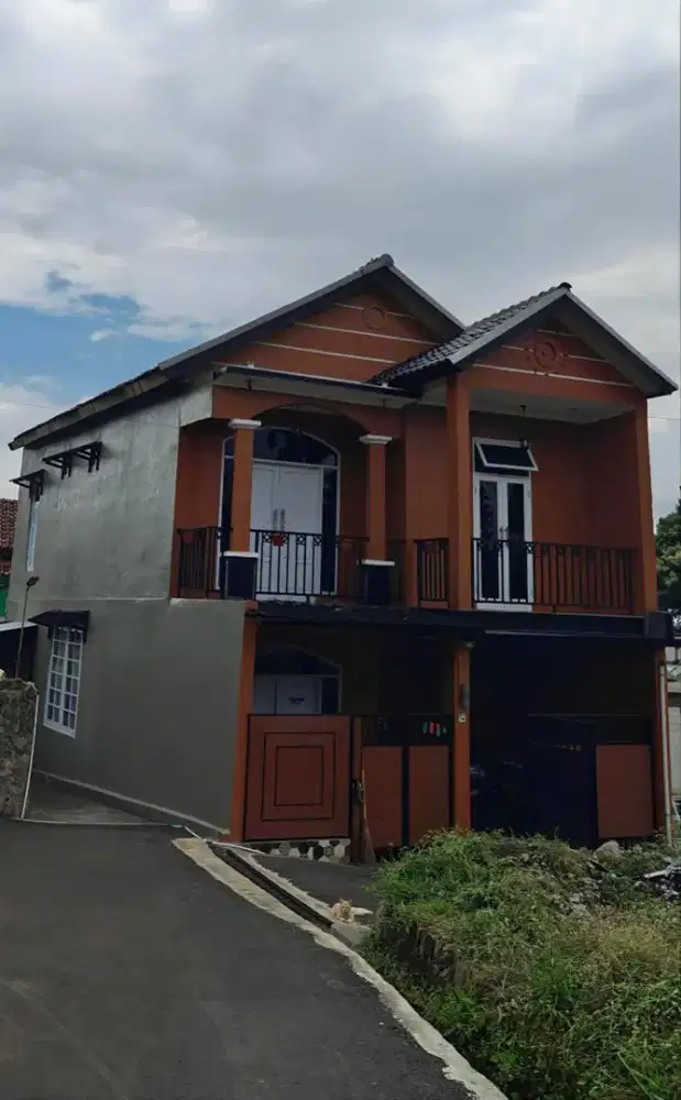 Rumah Mewah 2 Lantai View Balkon Ciwaru Cilengkrang