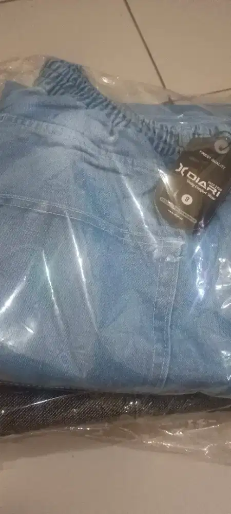 Celana levis baggy ukuran 8L untuk bb 130kg