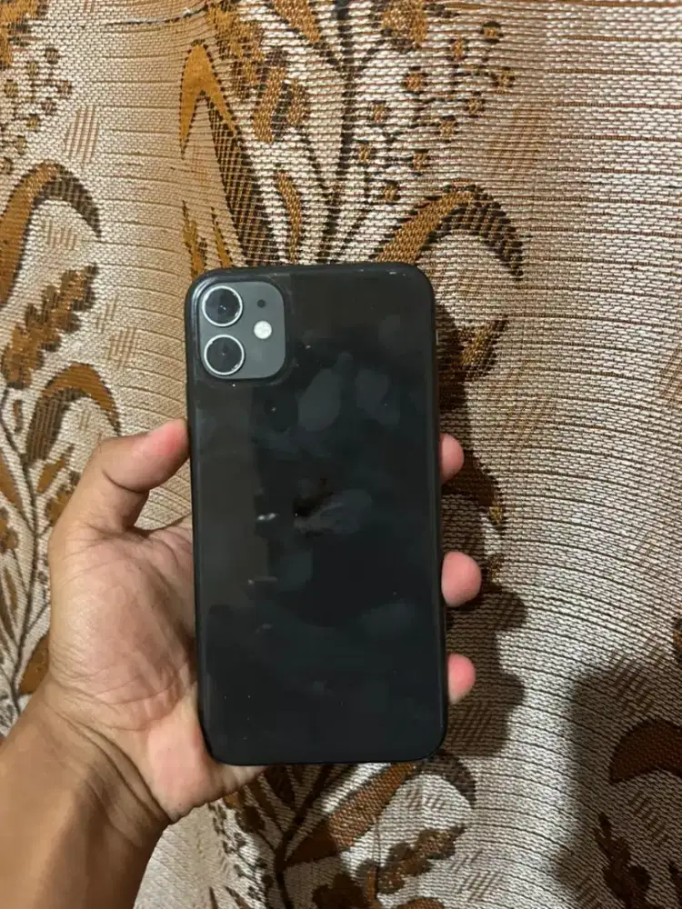 iphone 11 black 64 gb wifi only kondisi lecet pemakaian