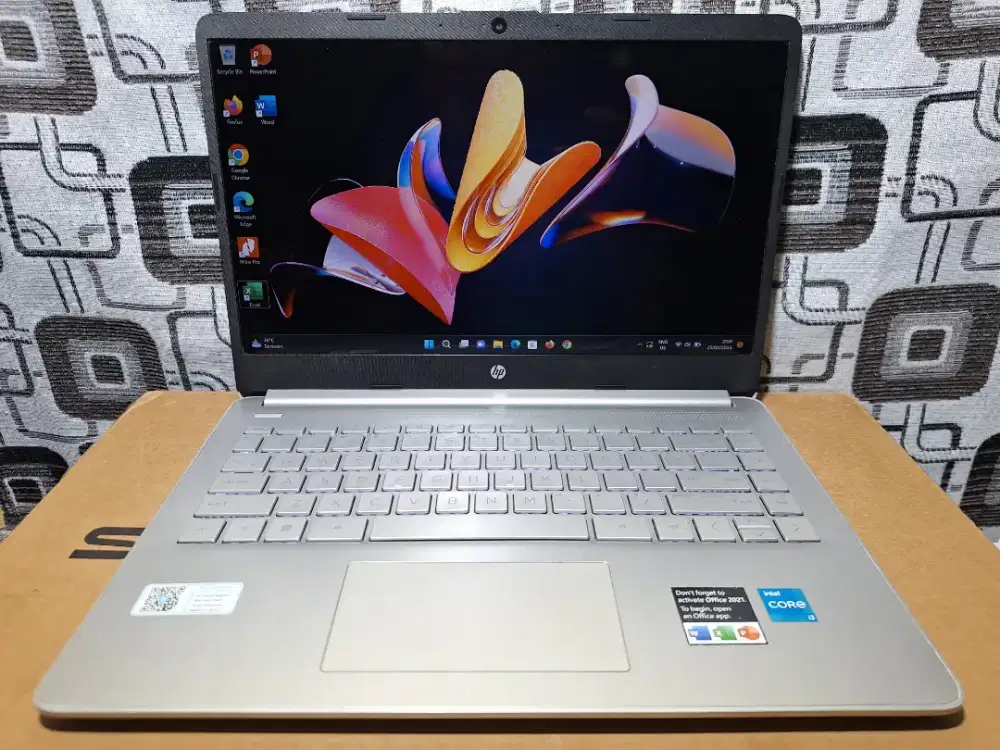 Laptop HP 14s Core i3 gen 11 SSD 512gb keyboard nyala siap pakai