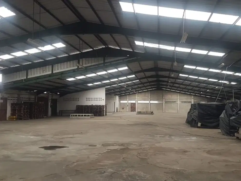 Sewa Gudang Strategis di Gedebage Bandung Timur: Akses Kontainer 24 Jam, LB 5.500m² LT 4.000m²