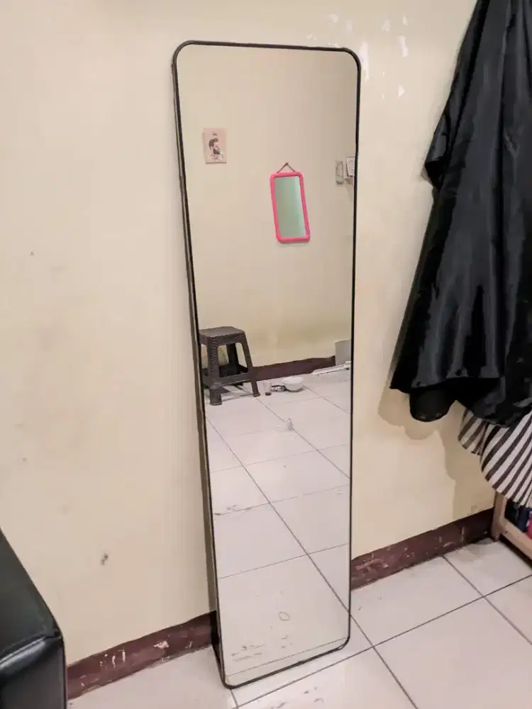 Kursi Barbershop/Salon dan kaca Standing