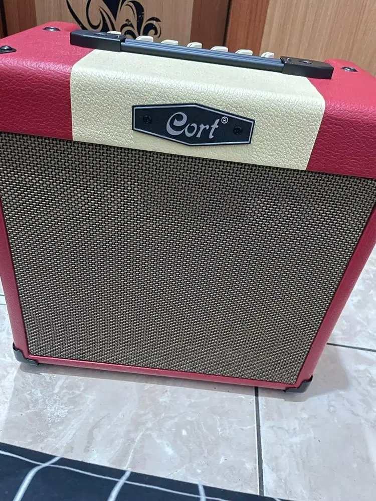 CORT CM15R GUITAR AMPLIFIER