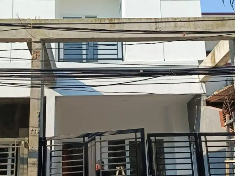 Rumah baru Pondok Gading Utama (PGU) Kelapa Gading 4x14m 3 lantai, jalan lebar