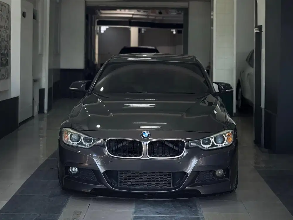 Bmw f30 320i lux 2014 AT