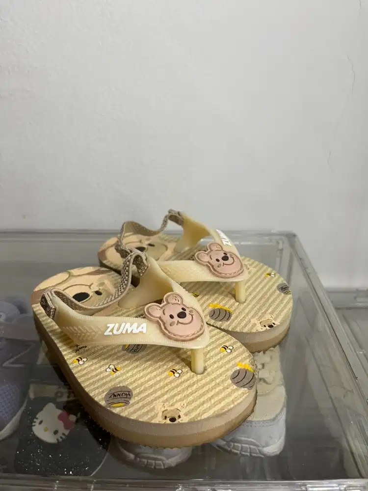 Sendal anak Zuma Pooh