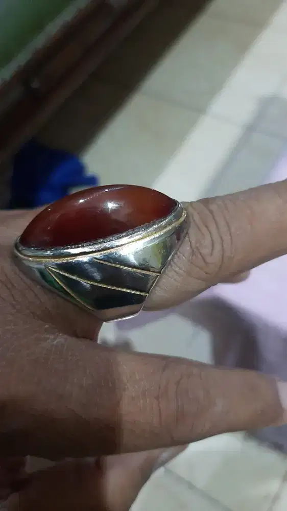 Batu cincin pandan merah