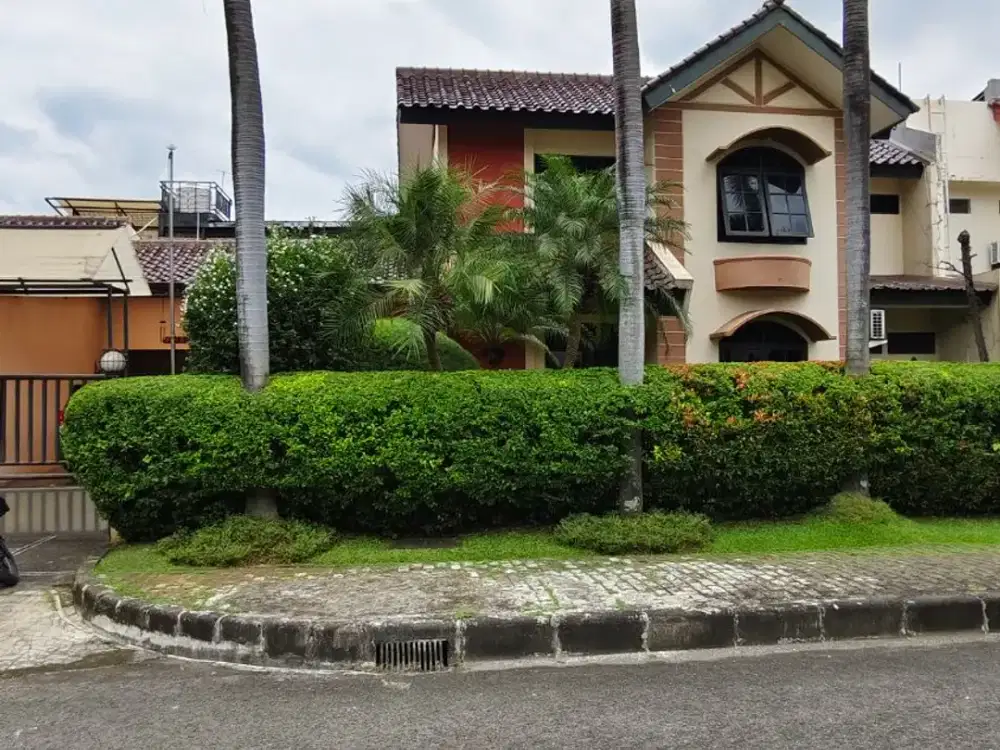 Rumah 2 Lantai Luas Tanah 396 di Modernland