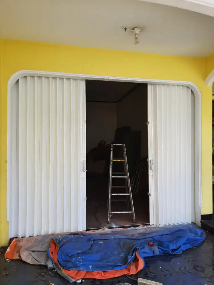 Rolling door dan folding gate besi