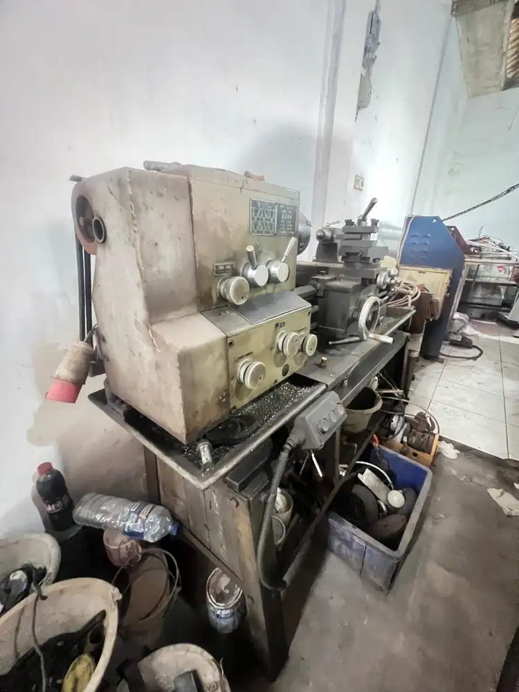 Jual Mesin Bubut Cina