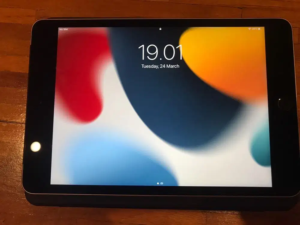 Ipad mini 4 like new