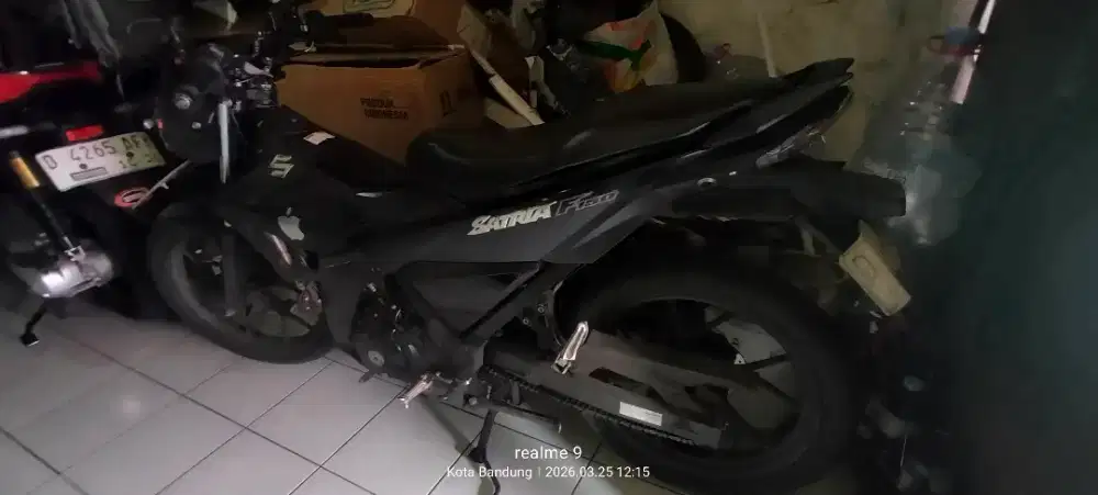 Suzuki Satria black predator