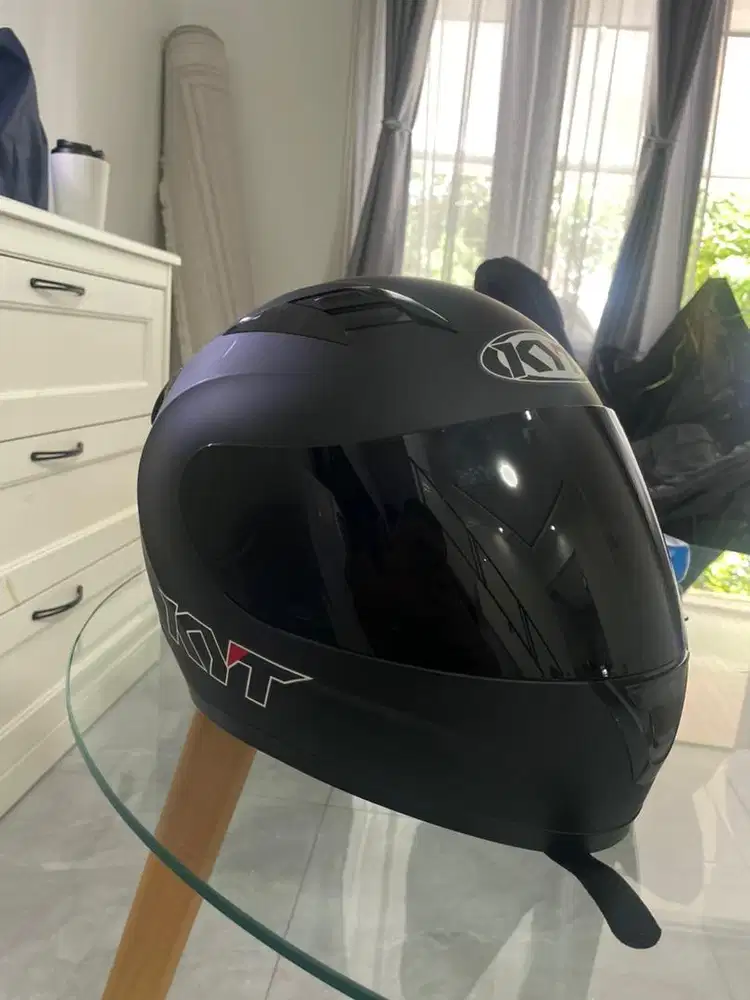 dijual Helm KYT black
