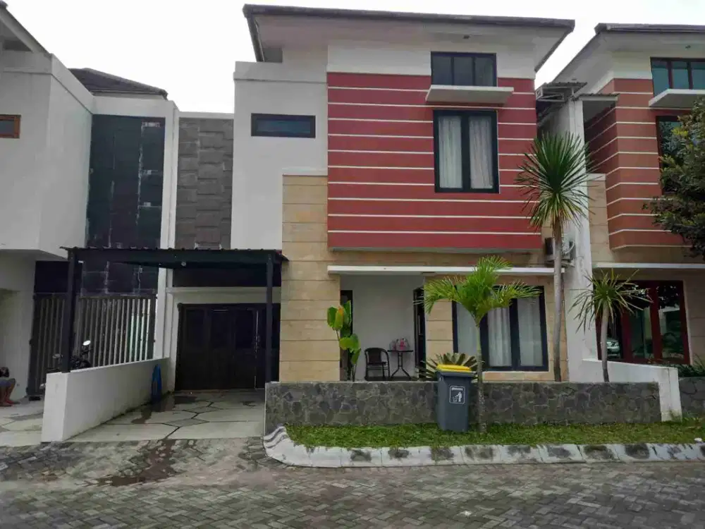BU ! MURAH! Rumah Bagus 2 Lantai Dalam Perumahan Area Maguwoharjo Dekat Jogjabay dan Bandara Adi Sucipto
