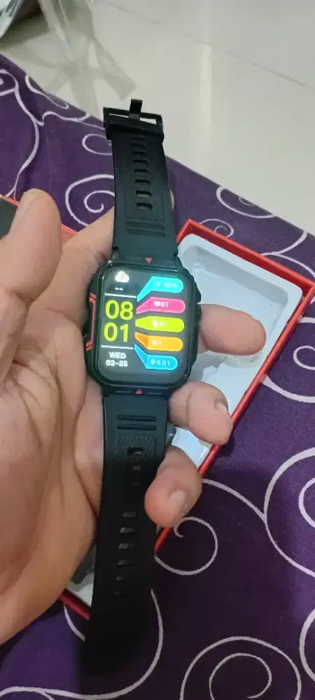 Smart watch lengkap fitur olahraga