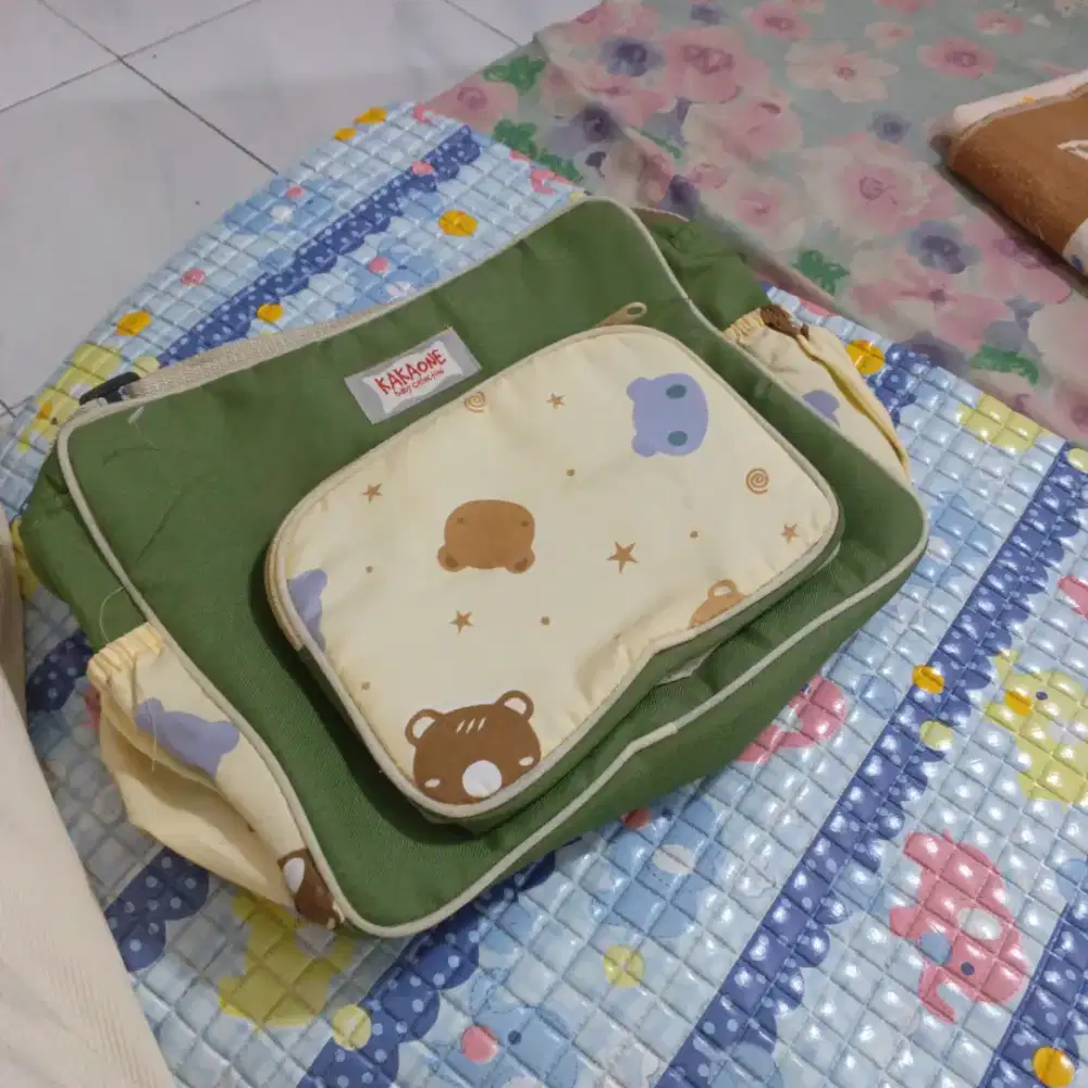 Tas bayi ukuran sedang