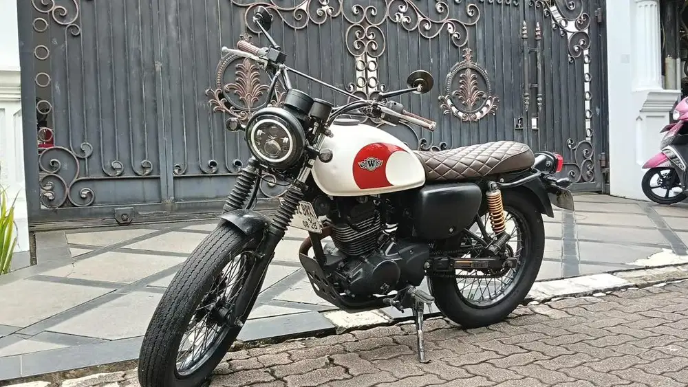 w175 full custom119