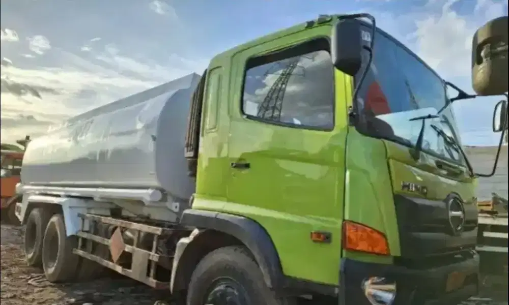 Hino Lohan 500 Tronton 6×2 FL 235 TI Tangki 16000 ltr Bio Solar Turbo
