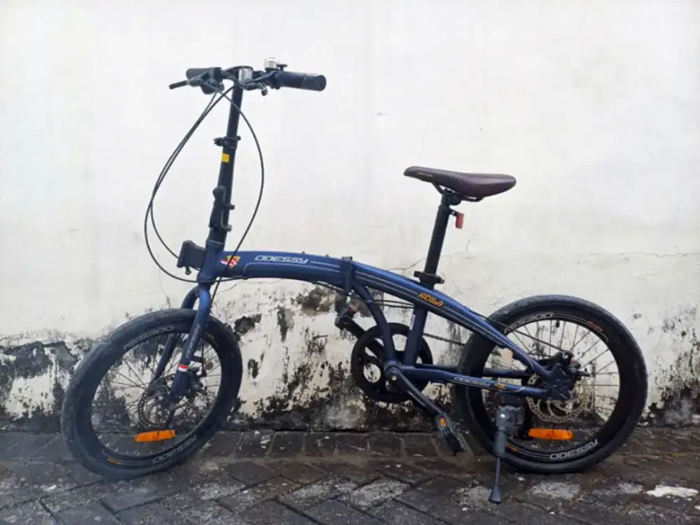 Sepeda lipat Odessy Hellio 9