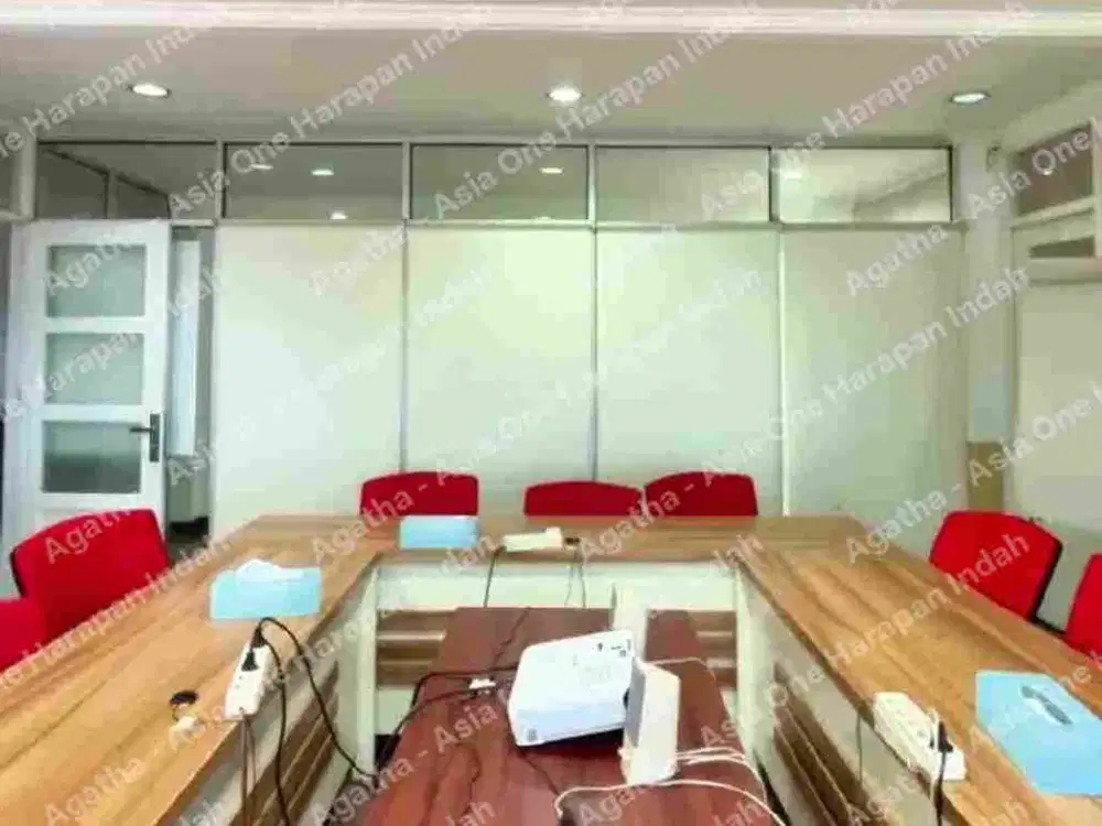 Gedung kantor terawat dijual Di bawah NJOP sangat strategis Cikini, Jakarta Pusat