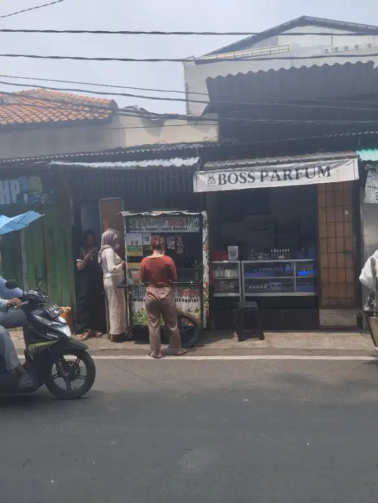 OPER KONTRAK KIOS PARFUM