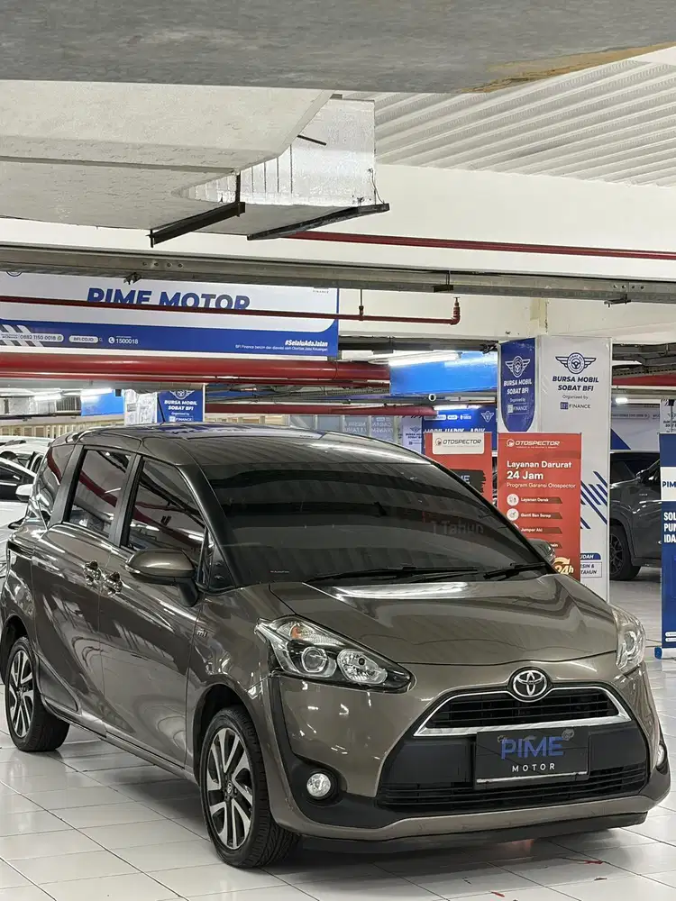 Toyota Sienta V at 2017
