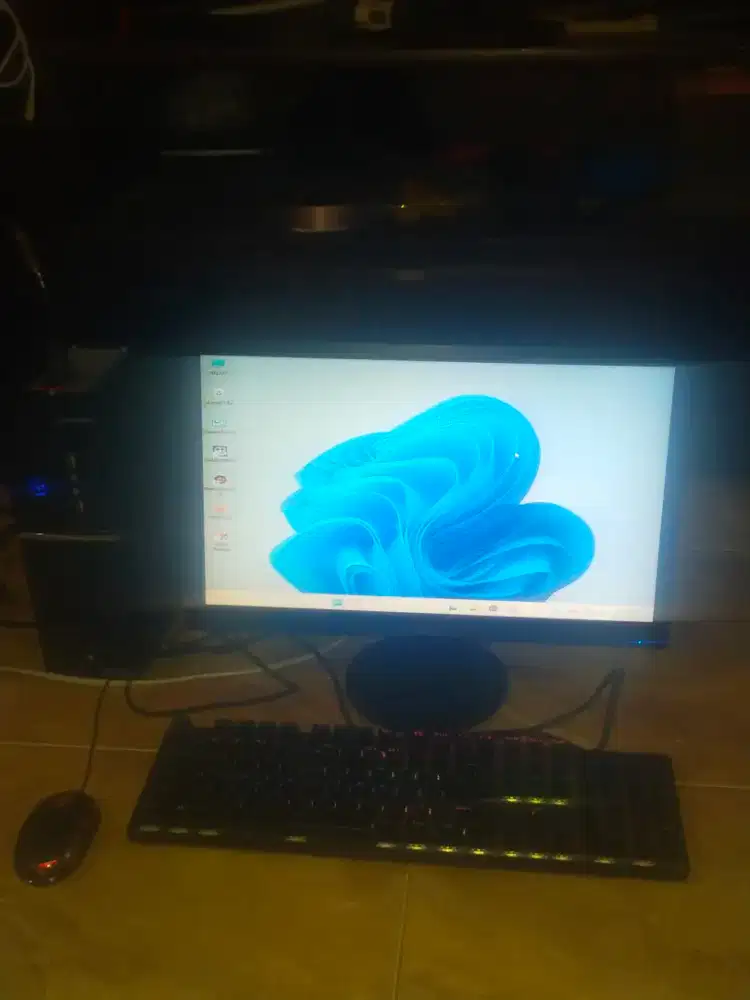 Komputer slim set + monitor