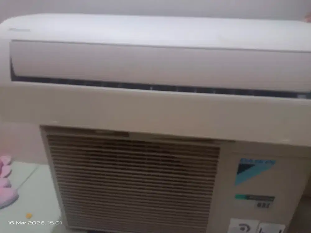Dijual AC daikin inverter 1/2 pk