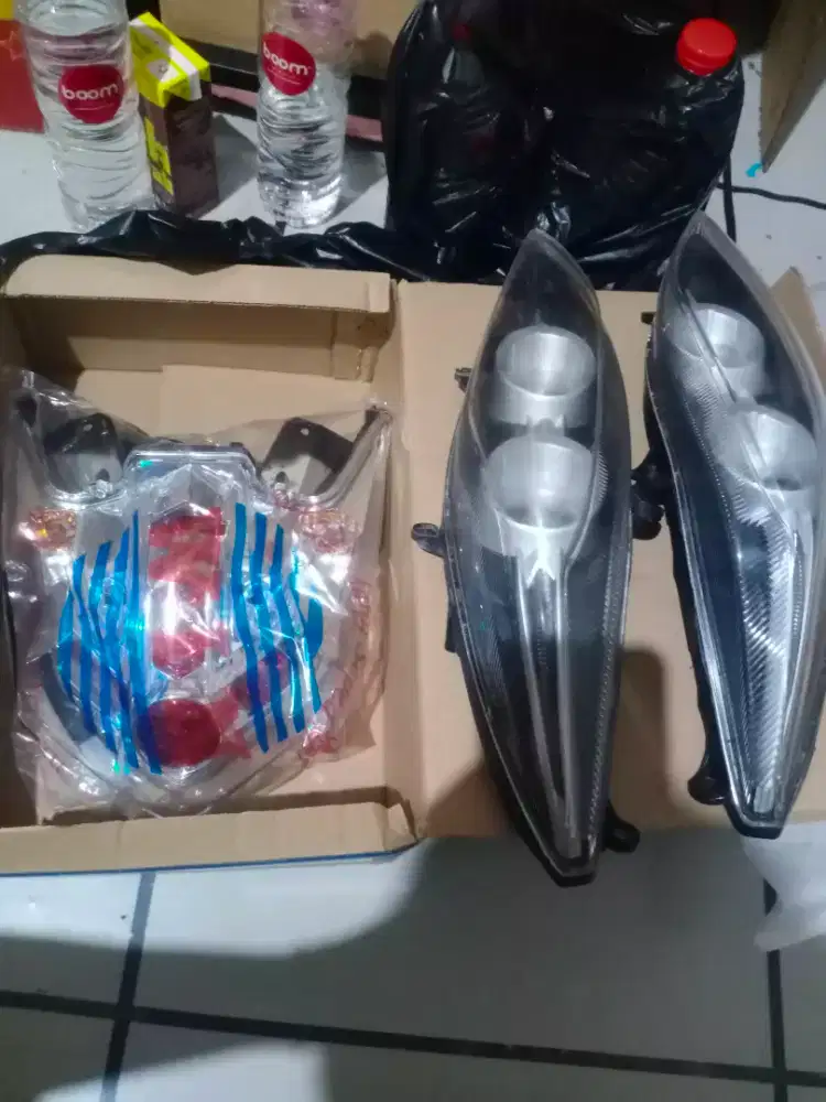 Jual batok lampu belakang dan sen kanan kiri masih baru