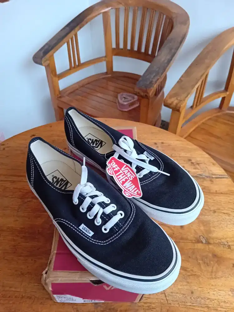 Vans Authentic Black White