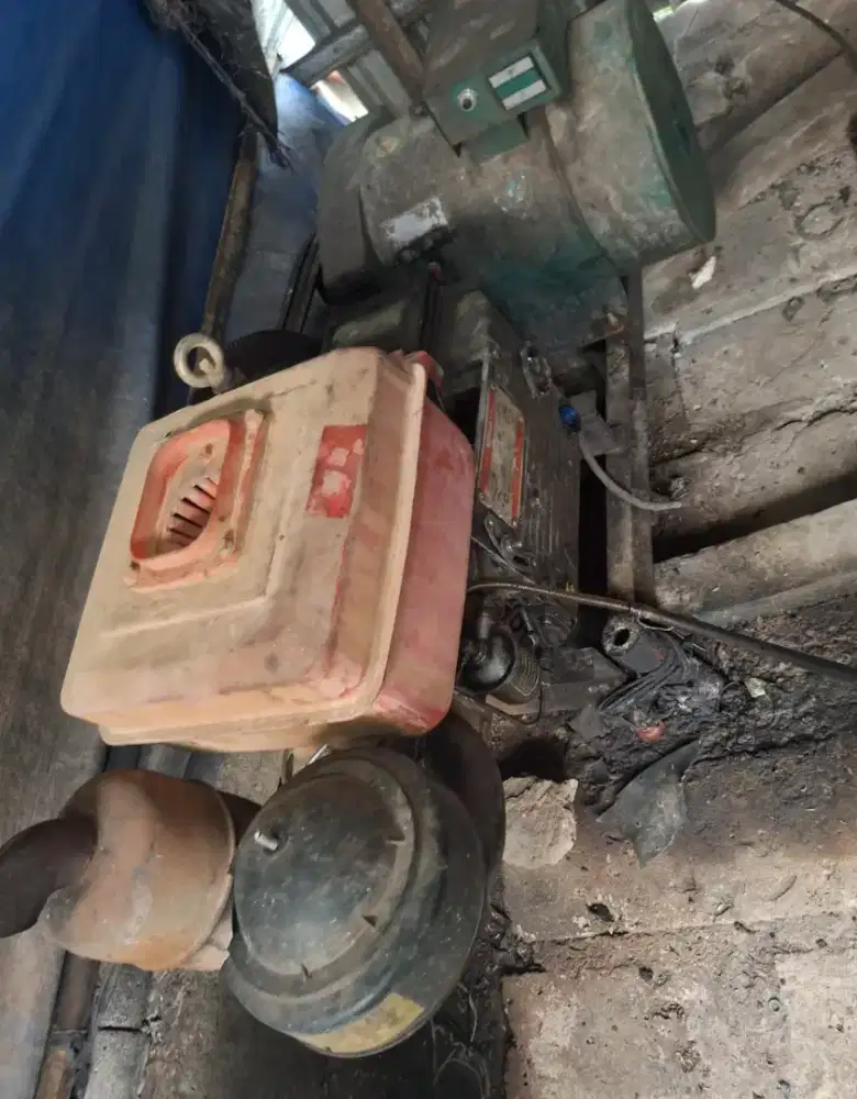 Genset 20 kVa mulus seperti baru