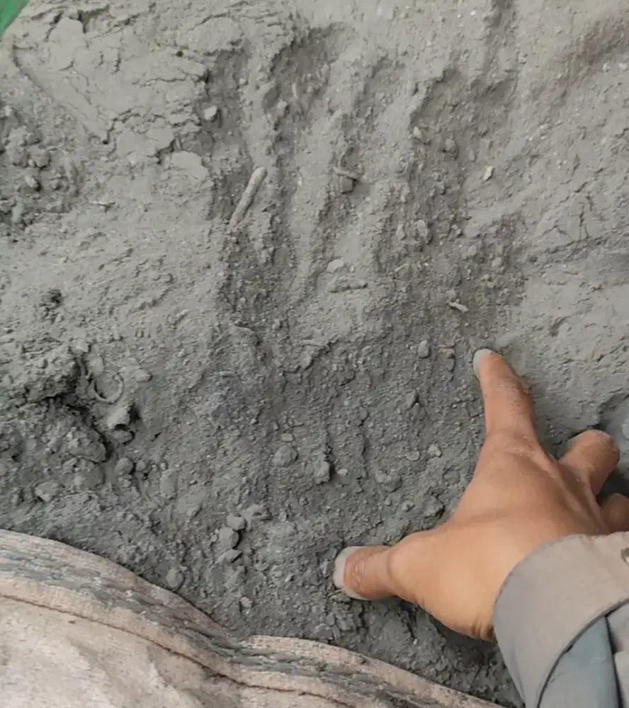 Logam Rongsokan Bekas Leburan – Ada Kuningannya, Bisa Dilebur Lagi