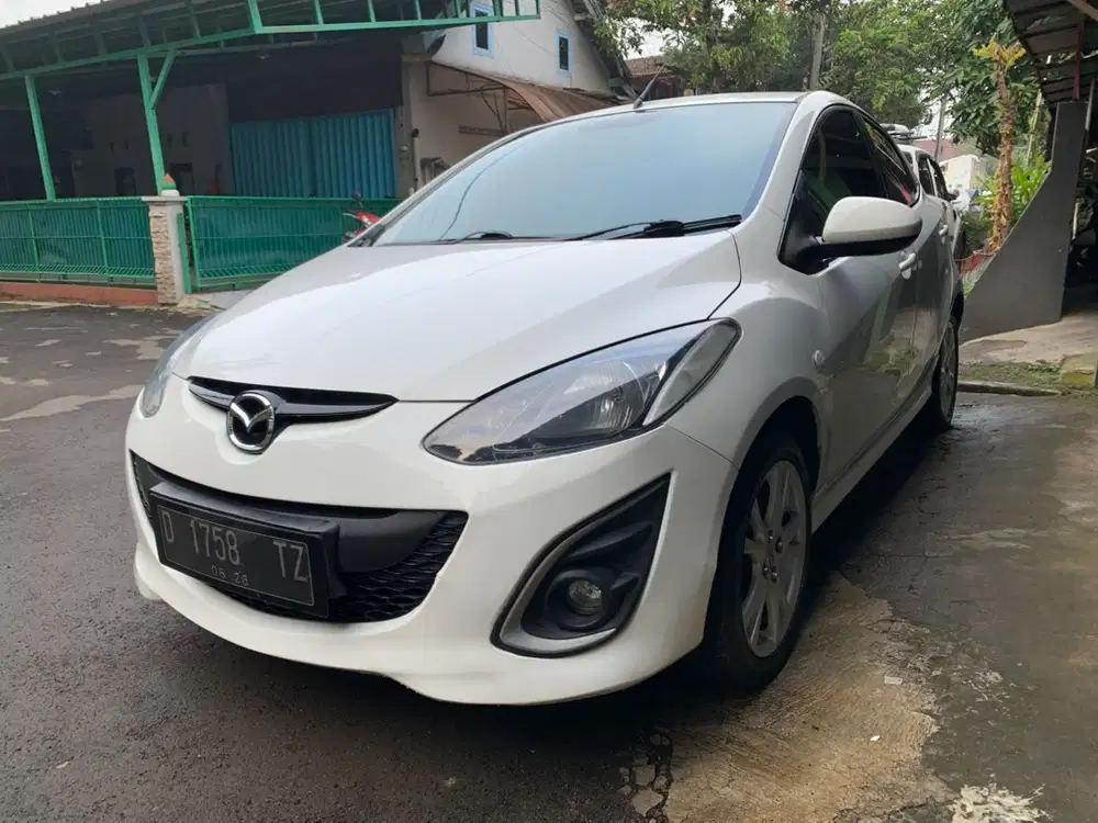 Mazda 2 2011 Bensin