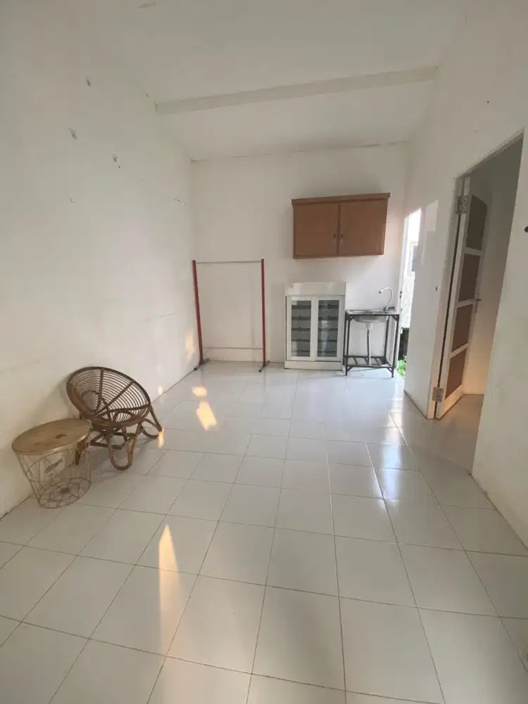 Dicari pembantu rumah tangga