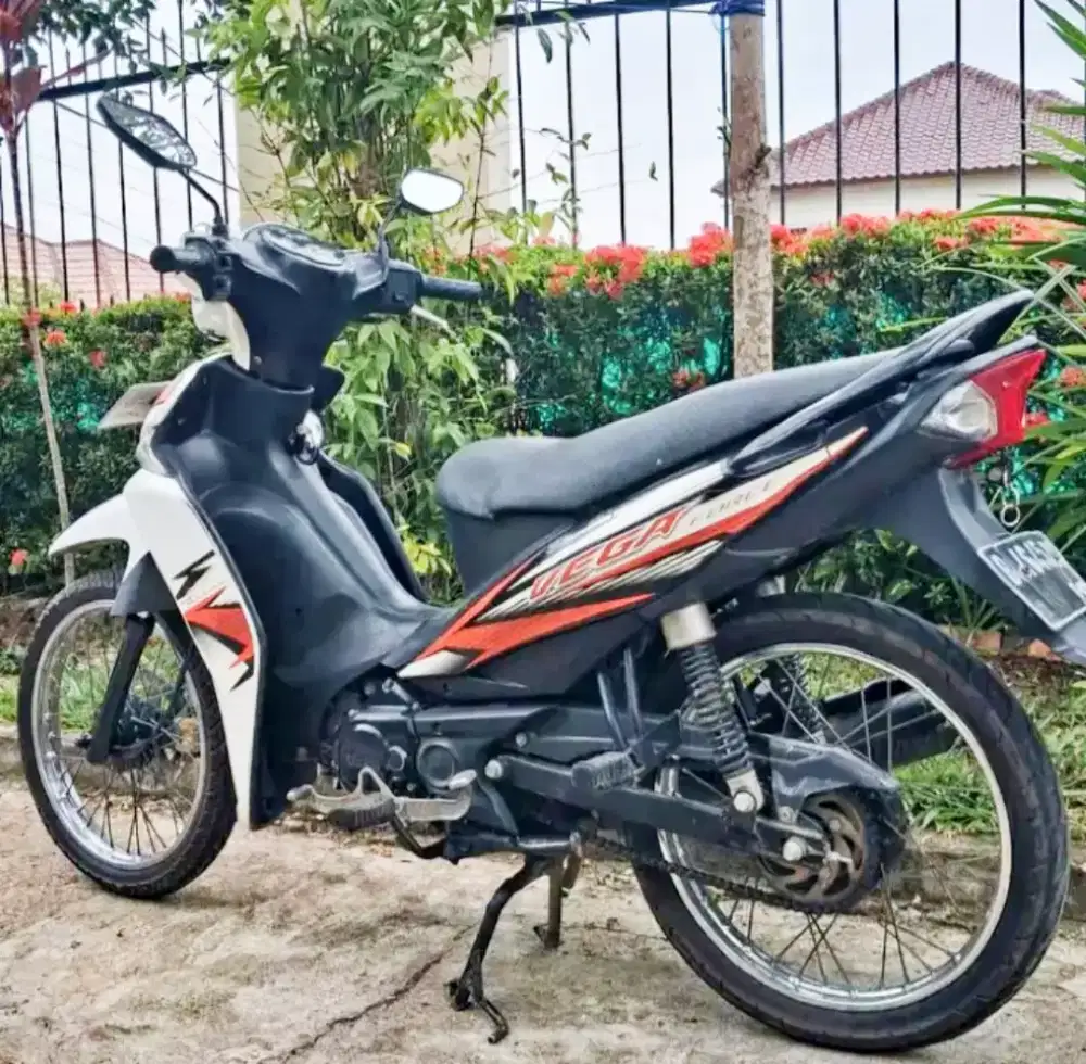 DIJUAL CEPAT YAMAHA VEGA FORCE  ORI HALUS PAJAK HIDUK PANJANG MULUS