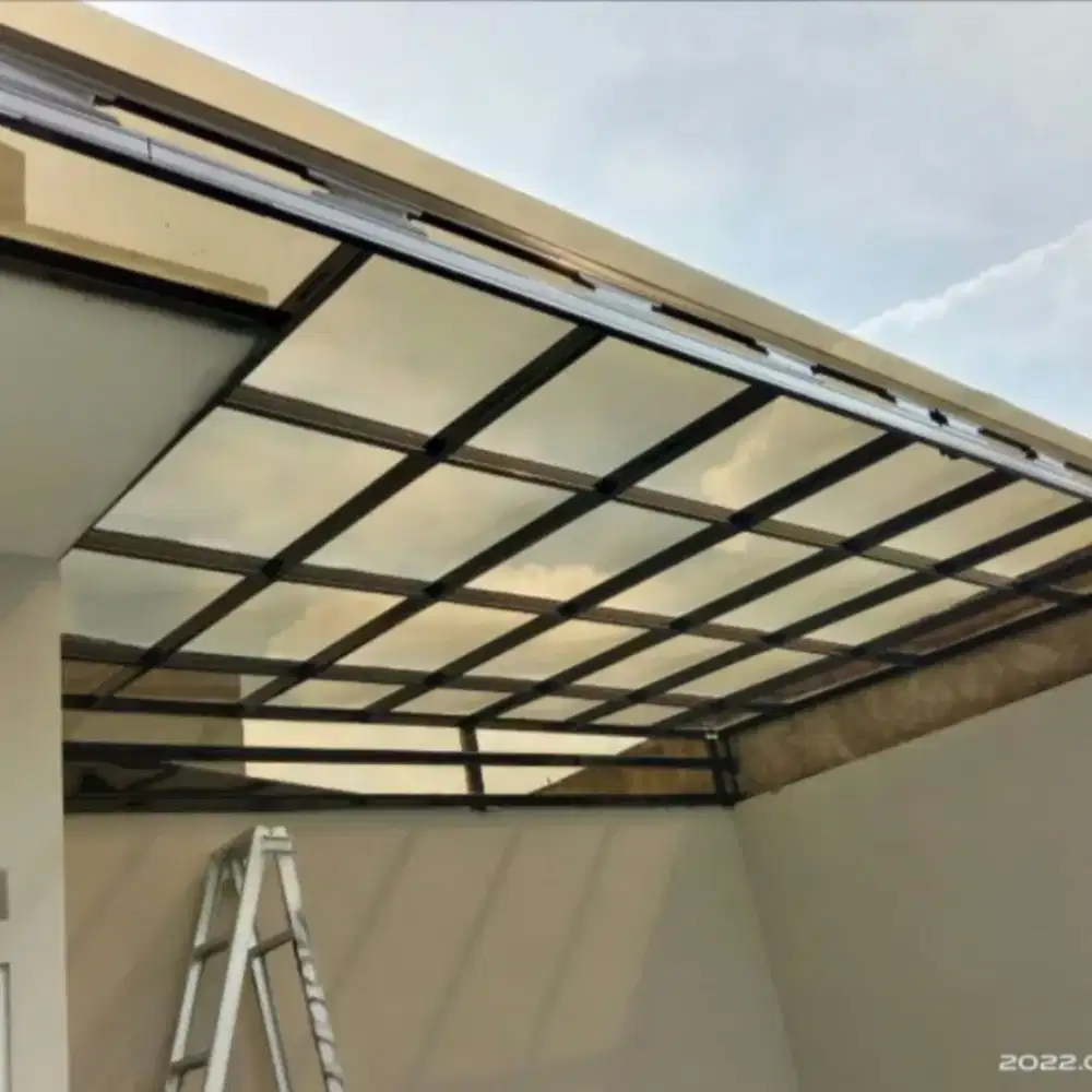 Kanopi dapur dan teras atap bening solar tuff