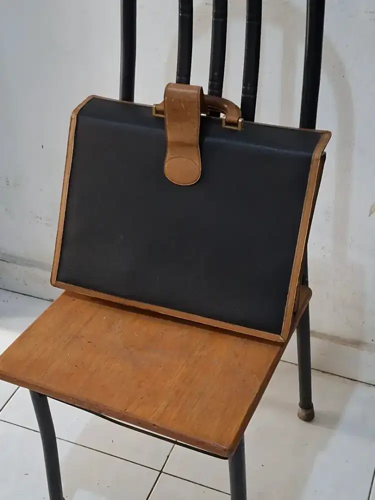 Tas kantor merk givenchi