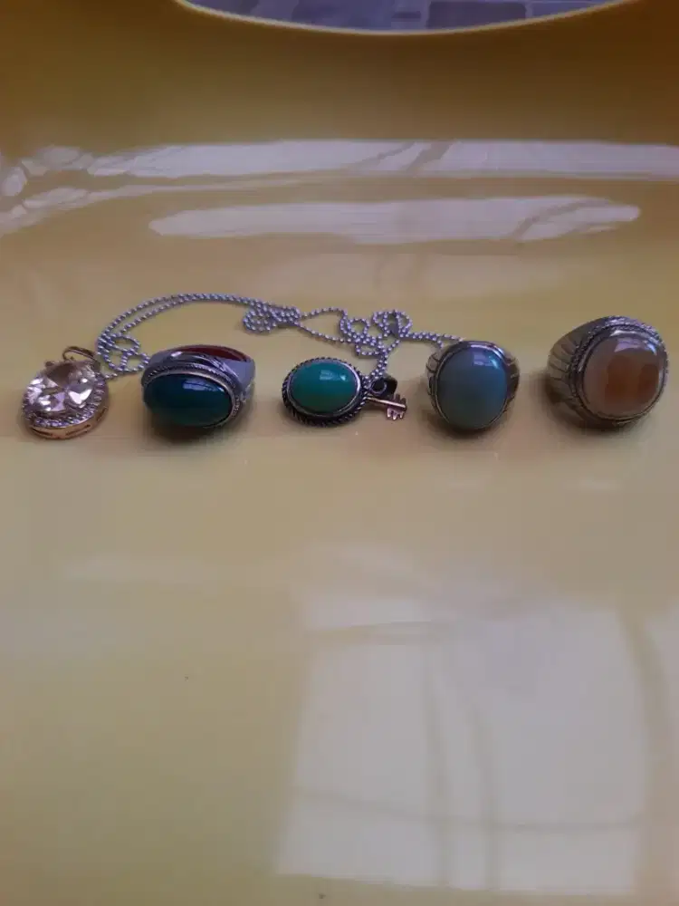 Koleksi batu batu lama