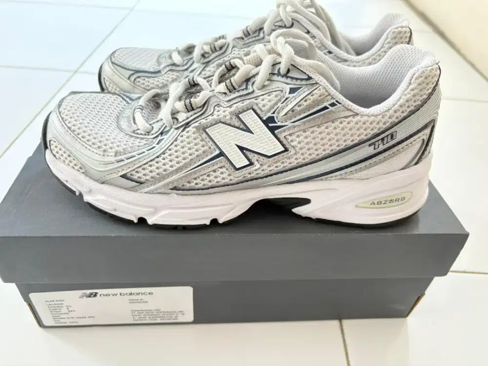 New Balance 740 White Blue