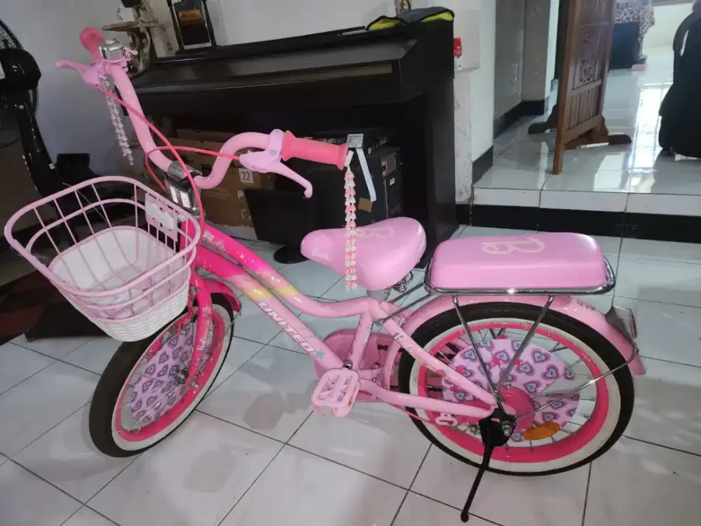 Sepeda anak barbie united