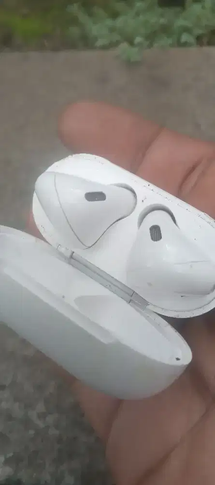 Handset bluetooth
Olike T112 dan Airpods gen 2