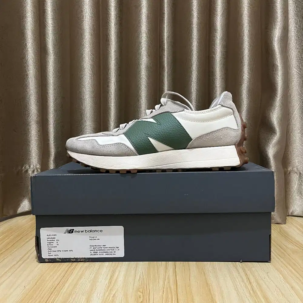 New Balance 327 Moonbeam Hijau Hutan