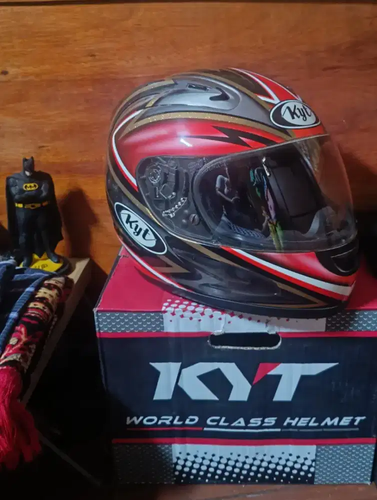 Barang Simpanan Helm Full Face KYT