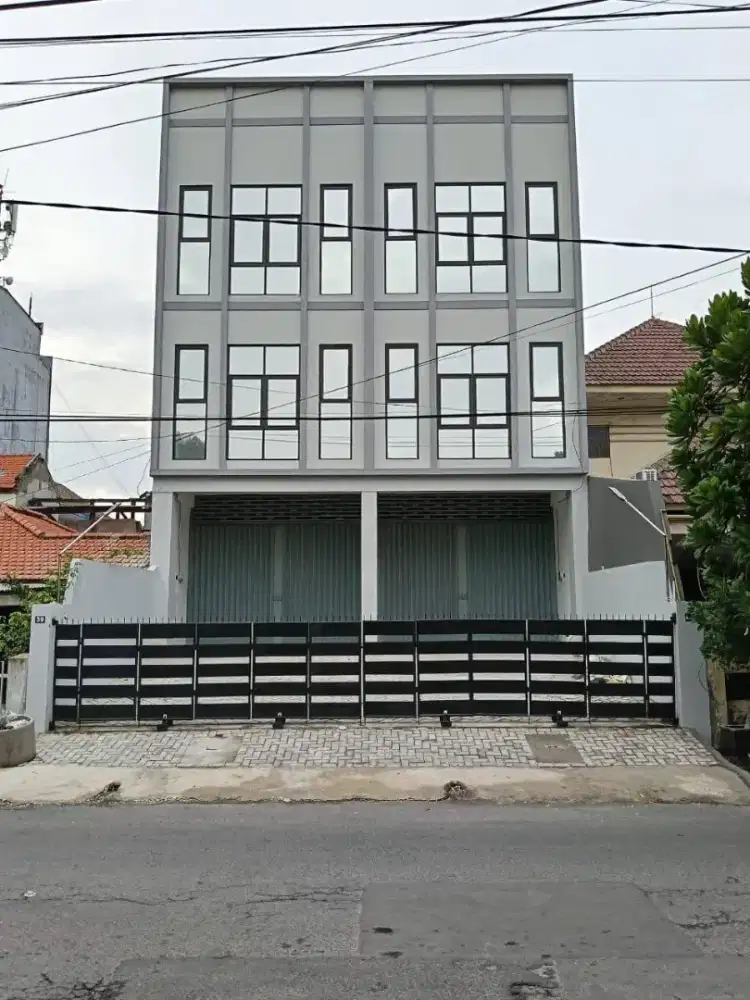 SEWA NEW RUKO 3LANTAI RAYA PUCANG