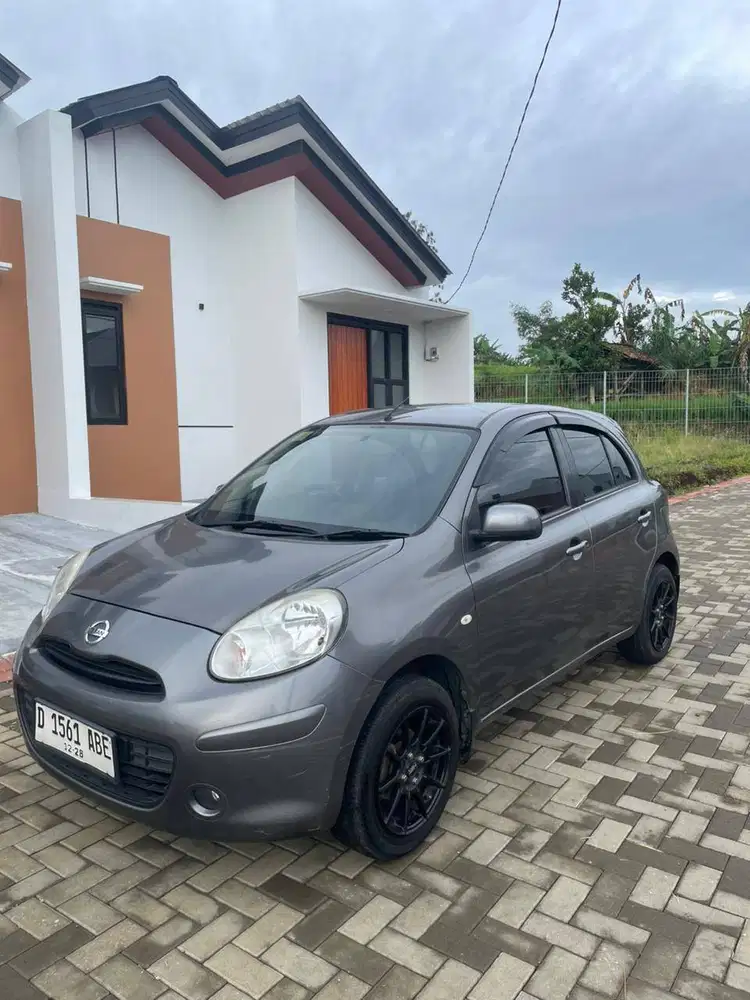 Nissan March 1.2 A/T 2013